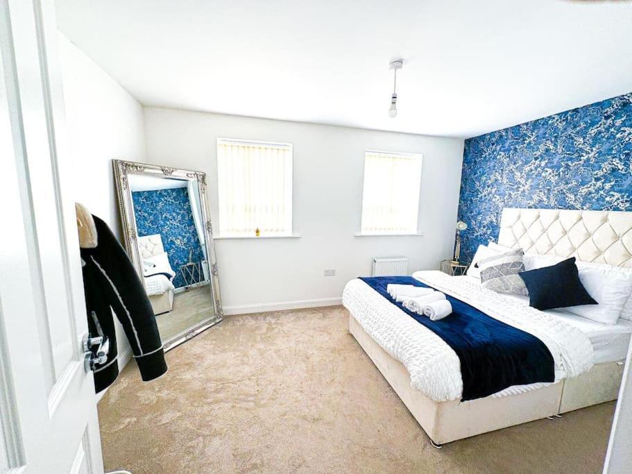 Contractors, Families, Tourists & Groups Welcome Sleeps Upto 9, Garden, Pet Allowed, Parking Included! Birmingham Exterior foto