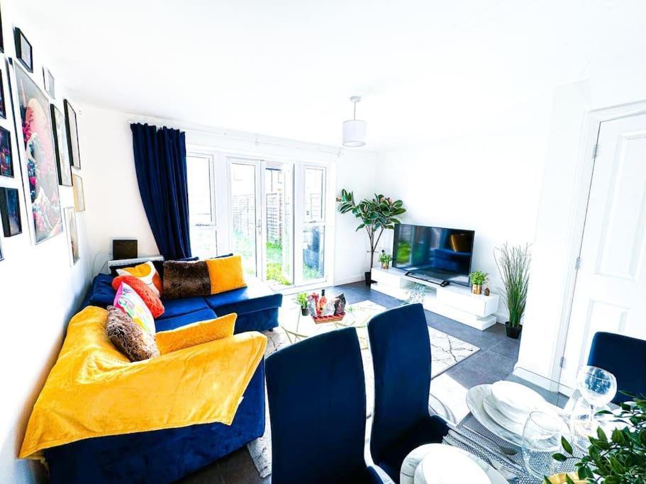 Contractors, Families, Tourists & Groups Welcome Sleeps Upto 9, Garden, Pet Allowed, Parking Included! Birmingham Exterior foto