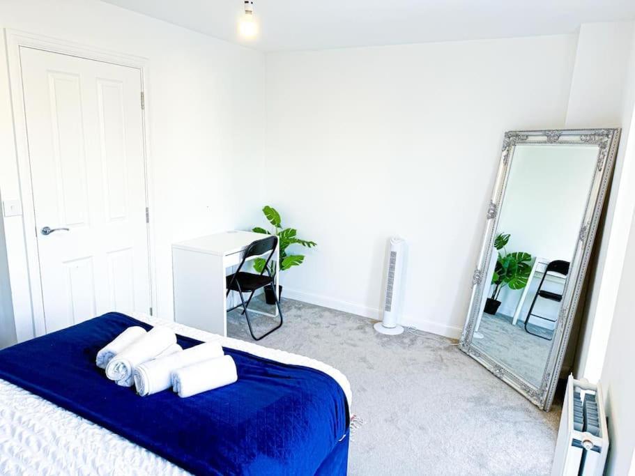 Contractors, Families, Tourists & Groups Welcome Sleeps Upto 9, Garden, Pet Allowed, Parking Included! Birmingham Exterior foto