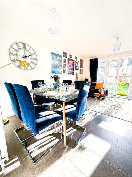 Contractors, Families, Tourists & Groups Welcome Sleeps Upto 9, Garden, Pet Allowed, Parking Included! Birmingham Exterior foto